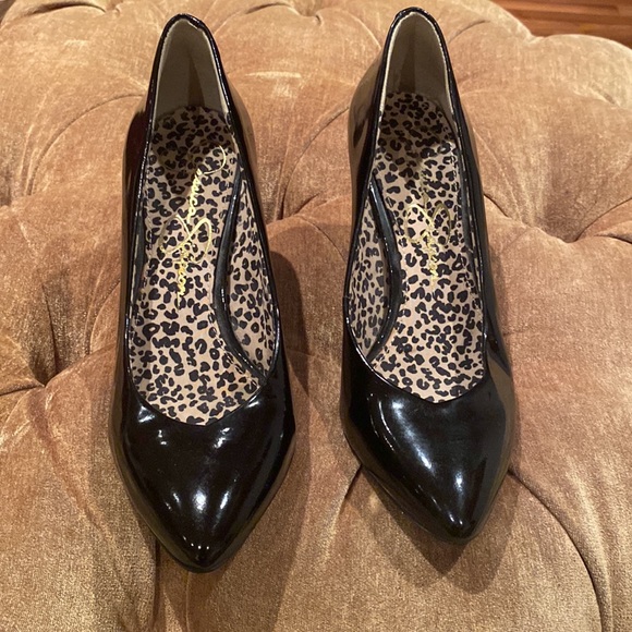 Jessica Simpson Black Patent Pump Size 7 - Picture 2 of 4